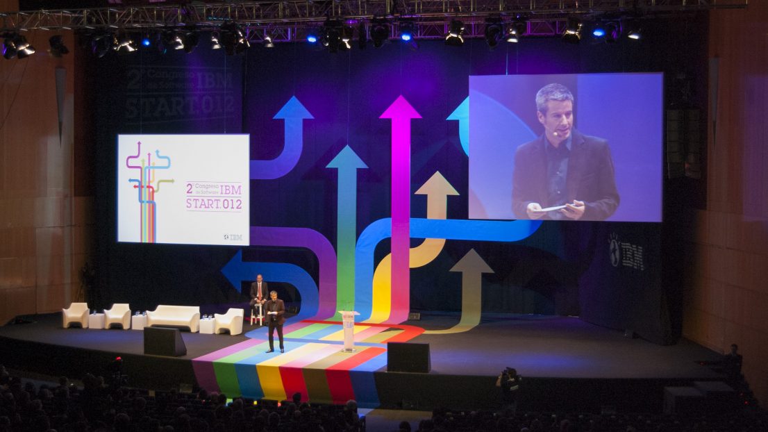 Escenografia-diseno-stands-Congreso-de-Software-IBM-3-1106x622