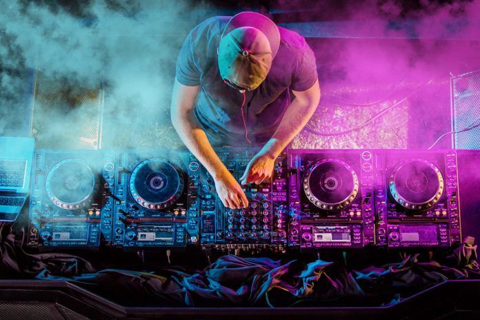 trade-news-dj-660x400@2x-696x464
